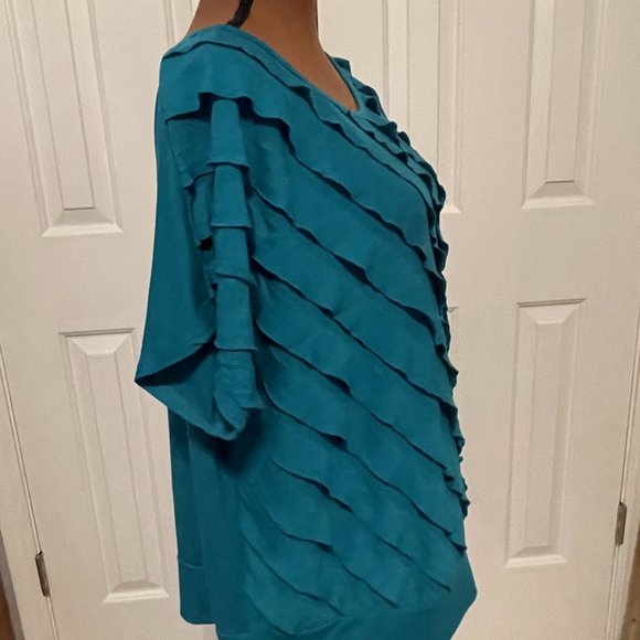 I.N. Studio Woman Short-Sleeved Turquoise Blouse, Size 1X - Picture 4 of 6